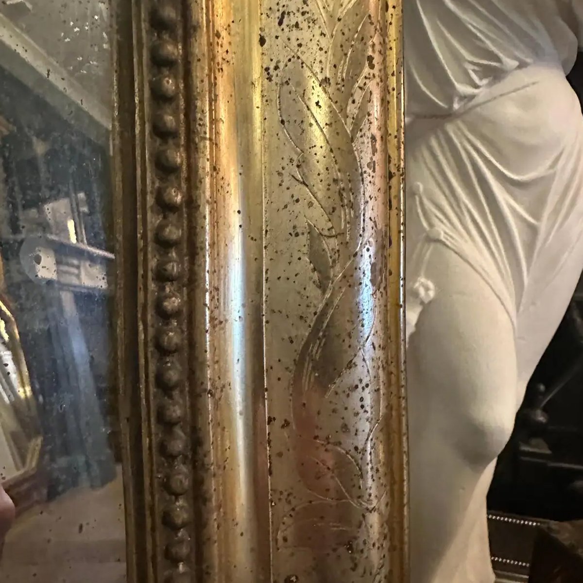 An Antique French Louis Philippe Domed Topped Gold Gilt Mirror - Image 5