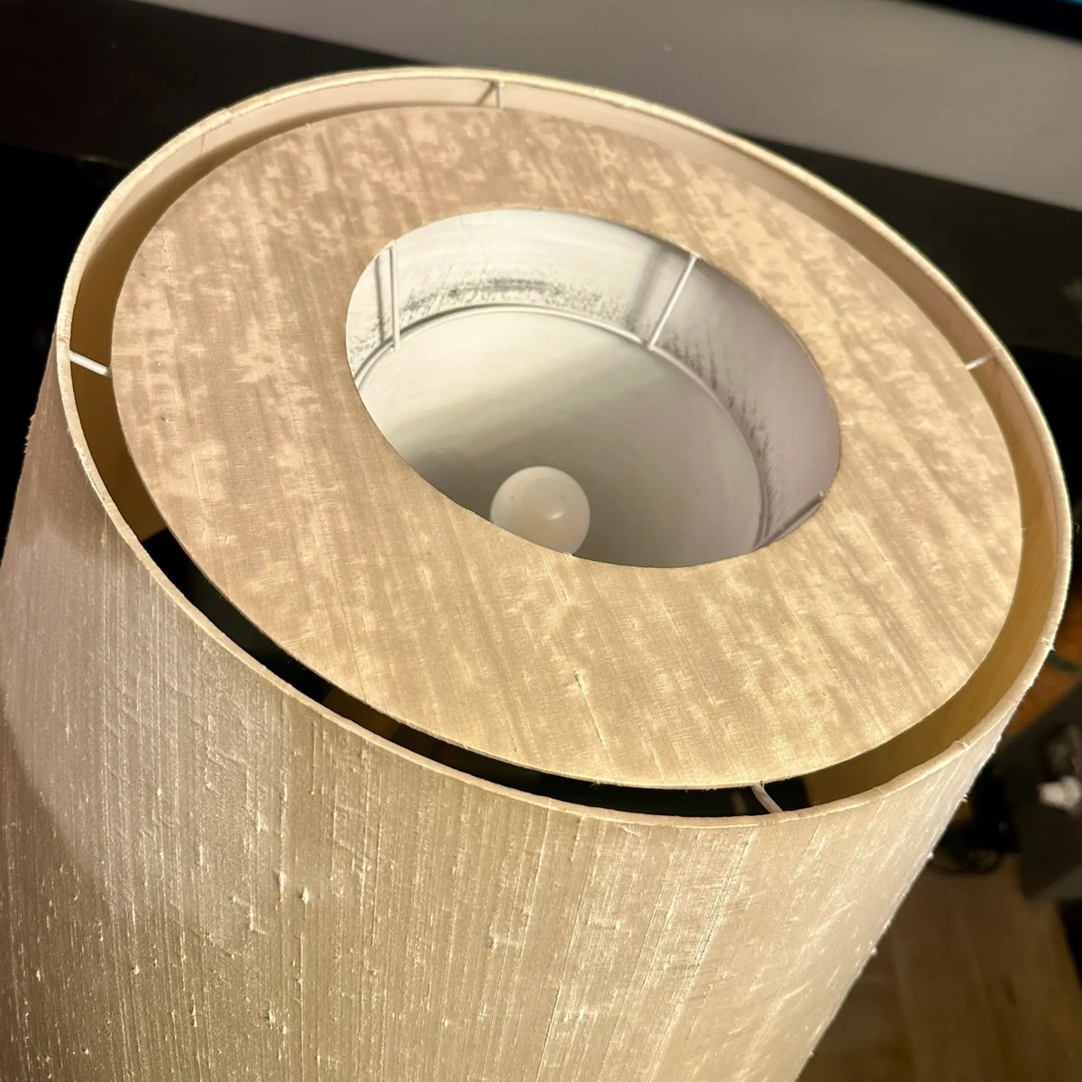 1970s Brass and Lucite Floor Lamp with Textured Base and Linen Shade - Image 7